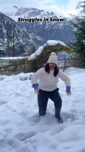 Pavni Mehrotra Instagram - Aa gaya SNOW ka swaad❄️🥶⛄️

Bhai property bahut sahi thi, @theedenhomes loved staying with you🫶
.
.
.
#homestay #manali #manalihotels #pavnilaughs #trending #contentcreator #himanchalpradesh #manali #hadimbatemple 
[Avalanche, Manali, News, Kullu, Homestay]