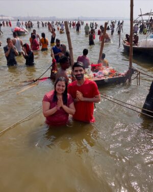 Pavni Mehrotra Instagram - Life mein kabhi Kumbh Mela nahi dekha aur jab dekha to seedhe 144 years saal mein 1 baar ane wala Maha Kumbh 2025 dekha🙏
.
.
.
#kumbh #kumbhmela #ganga #sangam #prayagraj