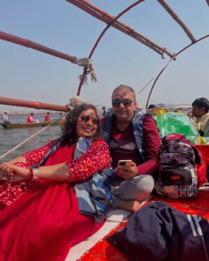 Pavni Mehrotra Instagram - Life mein kabhi Kumbh Mela nahi dekha aur jab dekha to seedhe 144 years saal mein 1 baar ane wala Maha Kumbh 2025 dekha🙏
.
.
.
#kumbh #kumbhmela #ganga #sangam #prayagraj