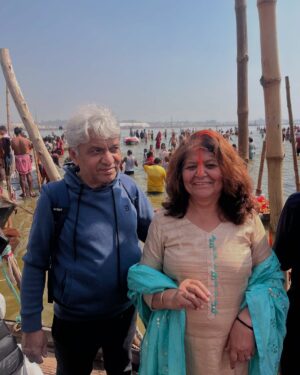 Pavni Mehrotra Instagram - Life mein kabhi Kumbh Mela nahi dekha aur jab dekha to seedhe 144 years saal mein 1 baar ane wala Maha Kumbh 2025 dekha🙏
.
.
.
#kumbh #kumbhmela #ganga #sangam #prayagraj
