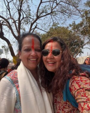Pavni Mehrotra Instagram - Life mein kabhi Kumbh Mela nahi dekha aur jab dekha to seedhe 144 years saal mein 1 baar ane wala Maha Kumbh 2025 dekha🙏
.
.
.
#kumbh #kumbhmela #ganga #sangam #prayagraj