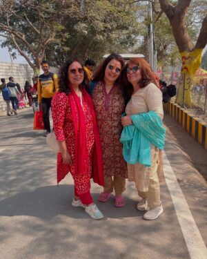 Pavni Mehrotra Instagram - Life mein kabhi Kumbh Mela nahi dekha aur jab dekha to seedhe 144 years saal mein 1 baar ane wala Maha Kumbh 2025 dekha🙏
.
.
.
#kumbh #kumbhmela #ganga #sangam #prayagraj