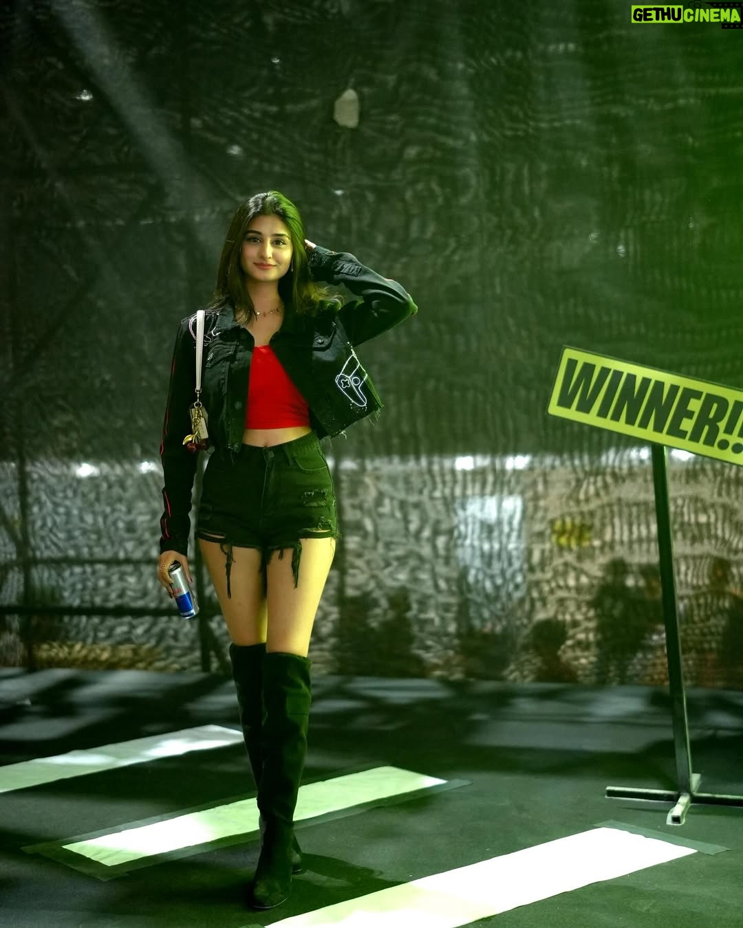 Payal Gaming - 1.8 Million Likes - College rivals S2 grand finale 🔥🚀

Jacket - @valkyreclothing
