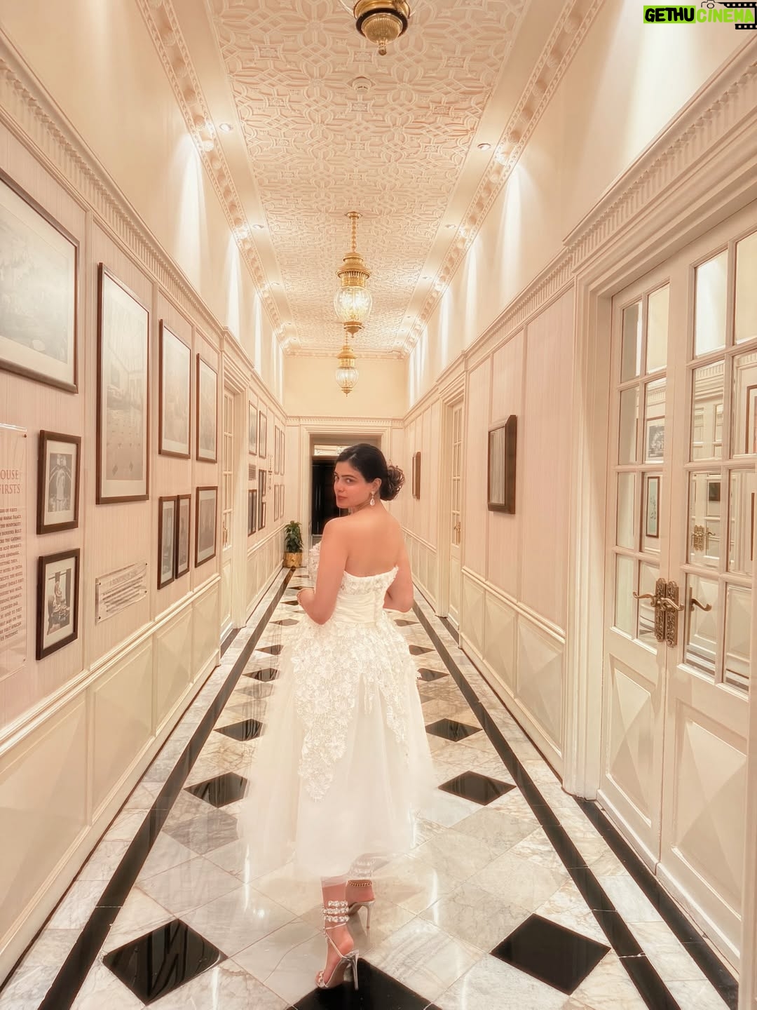 Pearl Malhotra - 3.2K Likes - Always surrounded by the Divine 🤍✨