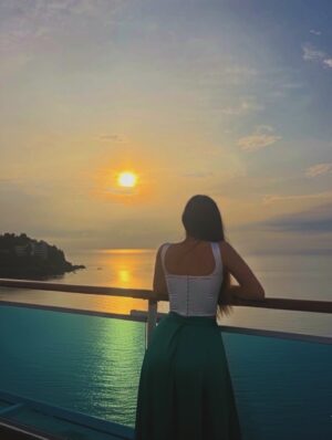 Pearl Malhotra Instagram - You are the light of the universe.
It’s the beginning and it’s the end.
The purpose is to create love in the void of each heart at every nook and corner of the world.
~ Pearl Malhotra .