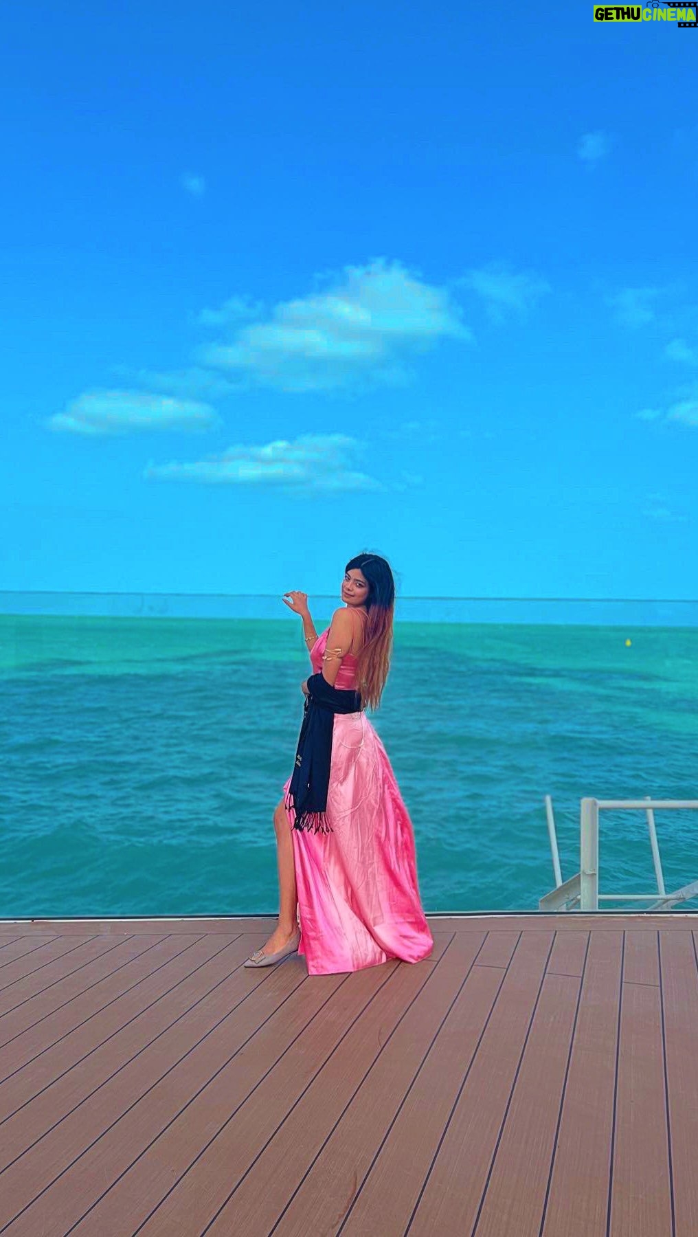 Pearl Malhotra - 6.5K Likes - What’s your best advice for the people stuck in this. There are people that have completely lost themselves and feel drained ,Narcissistic people make you pay for loving them in their own terms ,I hope you know the difference between love and Survival.💔
Value yourself. Know your worth . 

#ipearlmalhotra #narcissism #control #manipulation #gaslighting #toxic #narcsurvivor