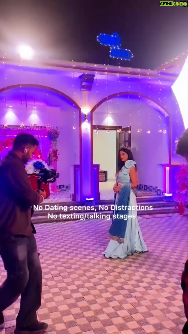 Pearl Malhotra - 2.8K Likes - Honour your Energy ✨❤️ yes. I sleep on airplane mode , interact when I resonate , Heal , Say No to anything that doesn’t align with me or my boundaries, Very selective when it comes to meeting or even hanging out with friends, leave when something  drains me,I  Don’t overexplain my truth or boundaries , Protect my energy , Cleanse my aura and connect to Mother Earth daily.
It’s so beautiful you know?

{ Solitude, Selfcare , Healing , Love, Energy , Self care} 

#ipearlmalhotra