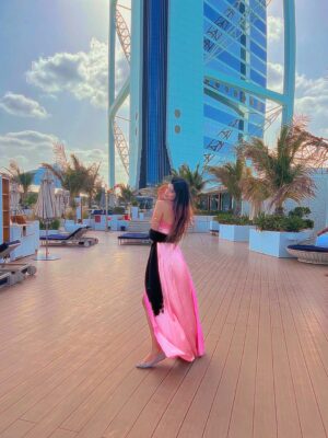 Pearl Malhotra Instagram - I took “Make every hair flip count” quite seriously.🎀🤭