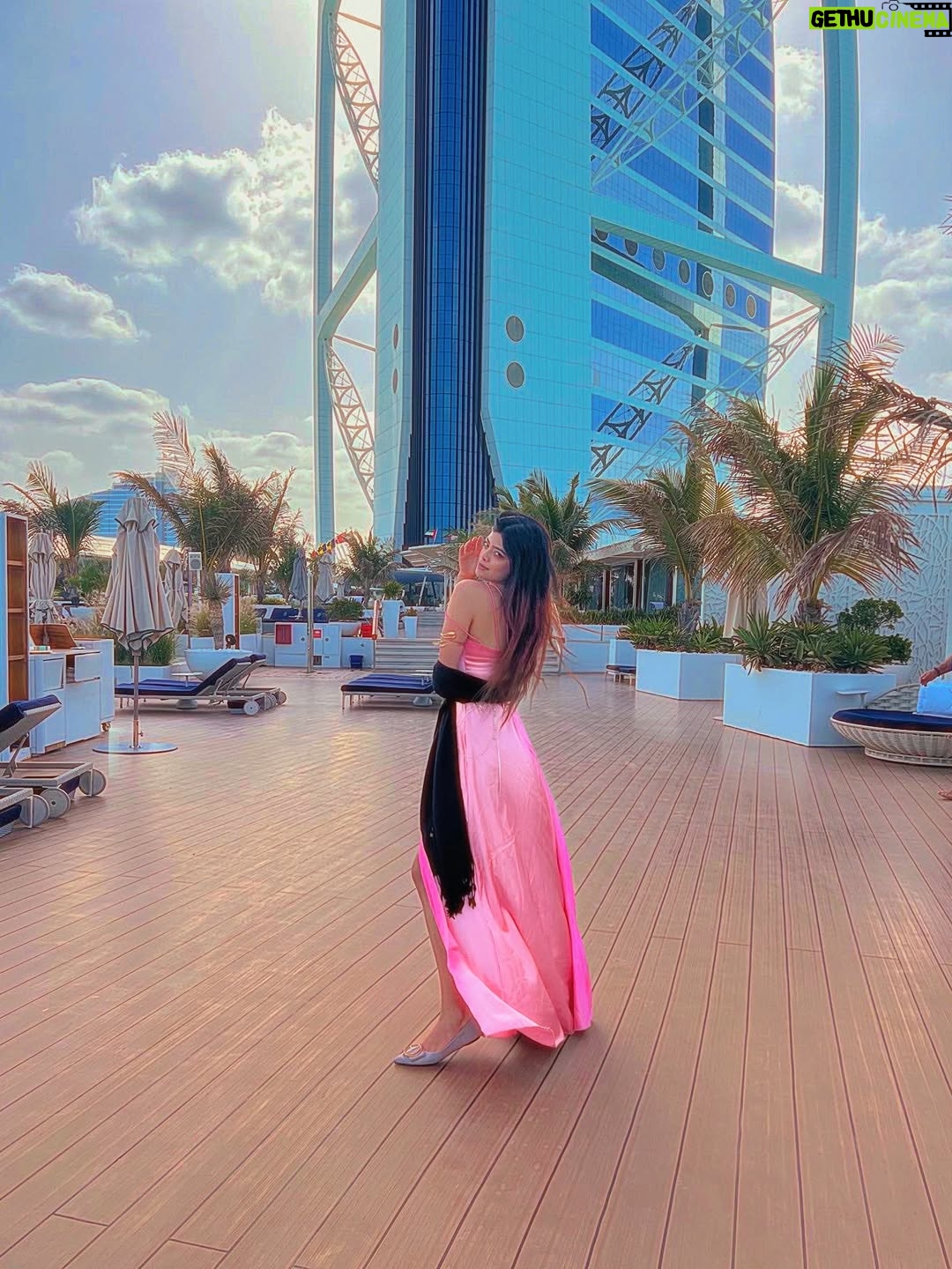 Pearl Malhotra - 2.5K Likes - I took “Make every hair flip count” quite seriously.🎀🤭