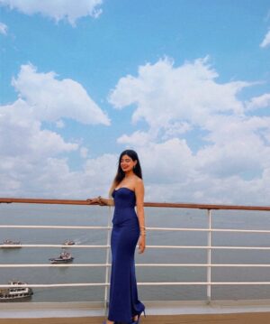 Pearl Malhotra Instagram - In the blues.🌀