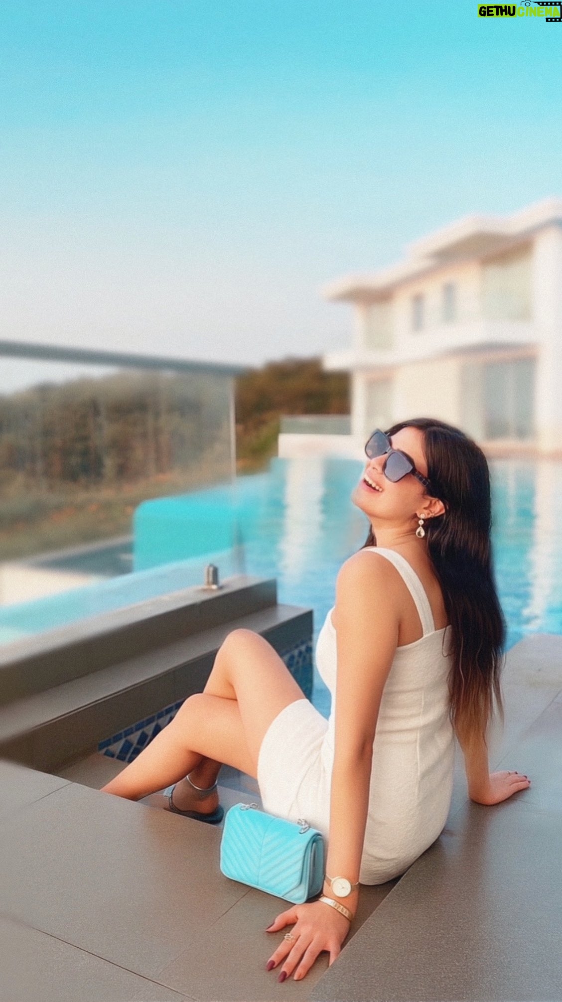 Pearl Malhotra - 2.2K Likes - Crystal clarity.✨ 

#ipearlmalhotra