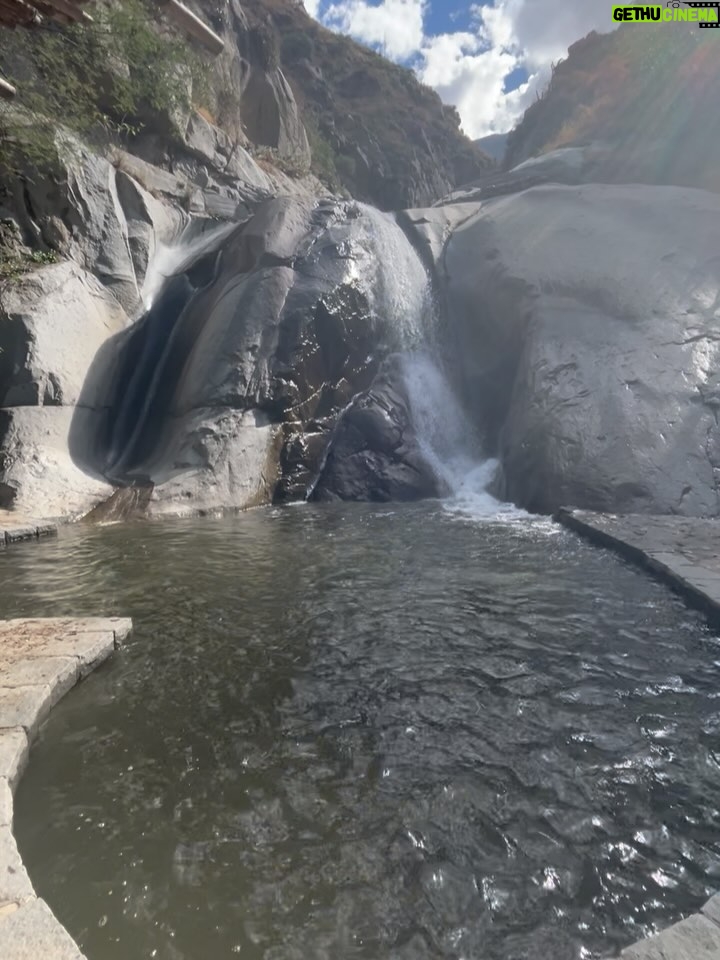 Pierina Carcelén - 5.3K Likes - Agua, mucha agua = mucha bendición 🩵
Un regalo haberme traído hasta este paraíso en la sierra limeña. Gratitud a los guardianes de esta mágica ruta de tanta agüita y viento, de sol brillante y poderosas montañas. Que mas se puede pedir ? 

#lamagiadeloselementos #mamanaturaleza #pachamamita #sierralimeña #autocuidado #metengo #mesostengo #meescucho #mehagocargo #meamo #escapadasurbanas