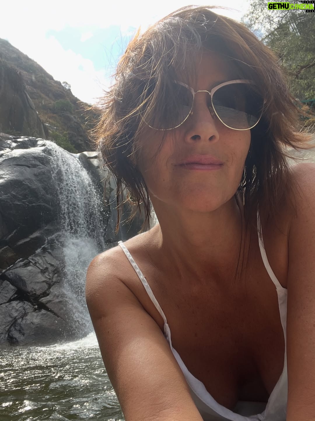 Pierina Carcelén - 5.3K Likes - Agua, mucha agua = mucha bendición 🩵
Un regalo haberme traído hasta este paraíso en la sierra limeña. Gratitud a los guardianes de esta mágica ruta de tanta agüita y viento, de sol brillante y poderosas montañas. Que mas se puede pedir ? 

#lamagiadeloselementos #mamanaturaleza #pachamamita #sierralimeña #autocuidado #metengo #mesostengo #meescucho #mehagocargo #meamo #escapadasurbanas