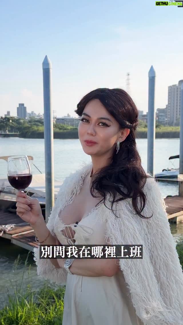 Ping-Ya Tai - 26K Likes - 新一代電商女神Miss.戴 
靠社群影響力2週內新增3千用戶 
座右銘是「事業成功不再是男人的專利， 
我沒有比別人聰明，我只是學會把時間用在對的地方」 
 
我靠的不是男人，而是選擇寵愛自己！ 
Future Salad 全清高纖新沙拉飲！ 
一包含有12種天然成分、25種營養素 
高纖清爽好喝有飽足感，輕盈無負擔 
滿滿膳食纖維促進腸道蠕動，跟小腹bye bye 
純天然蔬果成分，無中西瀉藥！ 

10/20～10/31 購買享專屬85折優惠
立即下單🔗https://fstw.pse.is/886g8p
 
#FutureSalad  #全清 #全清高纖新沙拉飲 #喝的沙拉  
@futuresaladtw