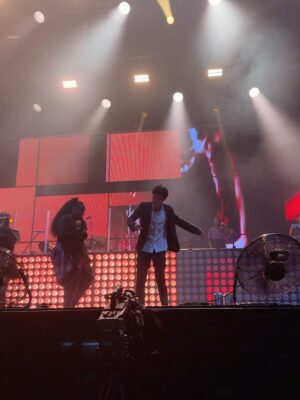 PinkPantheress Instagram - OMLLLLL my first glastonbury, and ofc i had to bring my tap dancer 😹had such an amazing time you have no effing idea. it was at this moment that i lost control and nearly cried my lashes off, but i didnt, but i should’ve. i loved it, thank you everyone for showing me support #glastonbury i love it here.
and ofc @justjackmusic jack coming and being legendary on stage with me, what did i do to deserve you??? thank you all