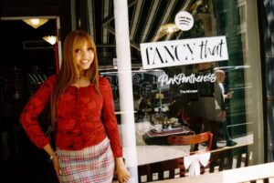 PinkPantheress Instagram - SURPRISE GUYS IM OPENING MY FIRST CAFE… 

joking i wish but the tea party was so fab, even the billboards showed up. Fancy that xx💋😽🫖🇬🇧🤭 
Tysm @spotify @spotifyuk