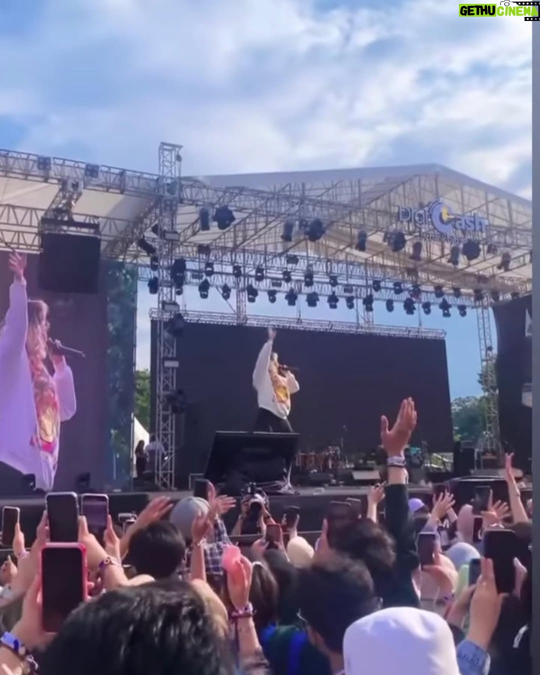 Pinkan Mambo - 10.5K Likes - Pecah banget di bandung kmrin playlist💕💕💕reoni juga dengan @maiaestiantyreal ratu tiba tiba ga direncanakan setelah 15 thn ga ketemu lgi❤️❤️
