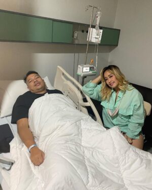 Pinkan Mambo Instagram - Cepet sembuh ya gladiator terhebat @vickyprasetyo777 amin yes km sd sembuh.