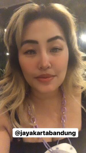 Pinkan Mambo Instagram -
