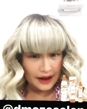 Pinkan Mambo Instagram - Aku habis treatment dan anak anakku di colour di salon @dmozesalon , hasilnya bagus banget sumpah recomended banget, salonnya jago banget cat ranbut, singkat waktunya , kayak dirumah salonnya wow pokoknya puas banget banget kesalon ini , aku coba yang cabang bsd, dia ada cabang jakarta, bali dll kamu cek sendiri aja yah salonnya ,, aku jdi lebih semangat hari hari aku aku jd cantik deh ššš @dmozesalon is the bestā¤ļøā¤ļøā¤ļø