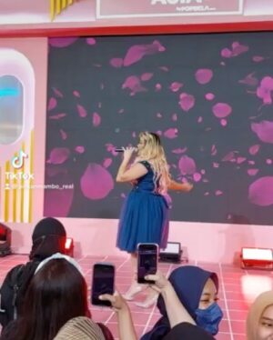 Pinkan Mambo Instagram - Show kokas kmrin seruuu bangettt