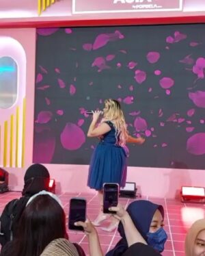 Pinkan Mambo Instagram - Show kokas kmrin seruuu bangettt