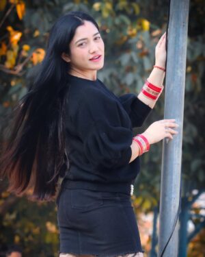 Piya Mangat Choudhary Instagram - Disclaimer: Wore choora for the shoot, I’m not married 🫣👻