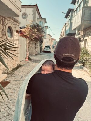 Pınar Deniz Instagram - İyi ki babamız.
Çok🤍🧿