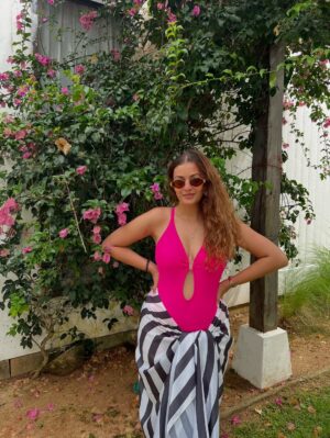 Pooja Chen Instagram - Strolling into paradise, Thailand style 🌺✨
Blooming with the bougainvillea vibes 🌸💖 → Golden hour magic in Thailand 🌅✨ → When the sky decides to show off 🔥→ Holiday glow > everything else 😎☀️ → Ocean therapy hits different here → The far away island of Similian 🌞🌊→ Partner in crime on vacay multitasking with everyone’s swim googles🏖️😂🌊🌴