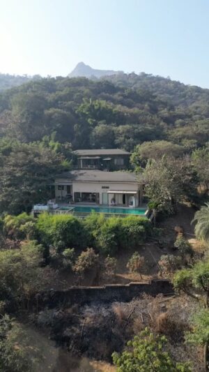 Pooja Chen Instagram - The staycation we all deserve 🌲⛵️🍸☕️💃🏻⛲️
📍 @mawiinfinittyvilla 

[ staycation, lake, bestie, vacay goals, summer, vacation, girls trip ]