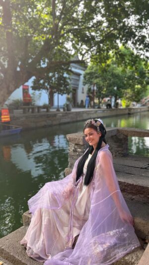 Pooja Chen Instagram - “Girls Trip To China” vlog is live. Head over to my bio for a clickable link of the vlog. 

[ Shanghai, China travel, China, girls trip, aesthetic travel, traditional hanfu, river cruise, Hangzhou, local cuisine ]
