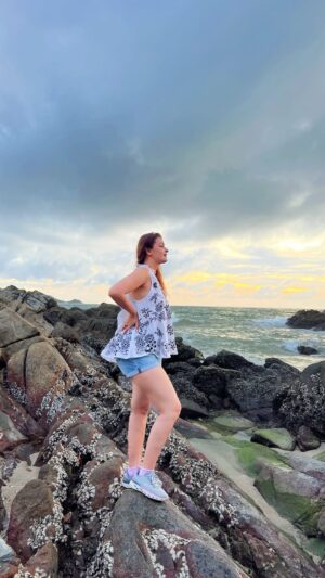 Pooja Chen Instagram - Touchdown in paradise ✈️🌴where the air smells like coconuts, the breeze whispers adventure, and my soul just exhaled.

Let the island story begin… 🐚✨

[ Phuket Dairies, mid luxury travel, slow travel, first glimpse, island travel, tropical paradise, Thailand ]