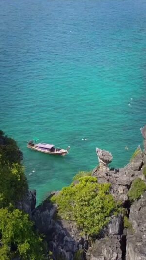 Pooja Chen Instagram - Glided through emerald waters, wrapped in silence, and bathed in nature’s stillness.
Forest kayaking in Hong Island wasn’t just an adventure — it was a reset

[ Thailand Dairies, Forest Kayaking, Forest Bathing, Hong Island ]