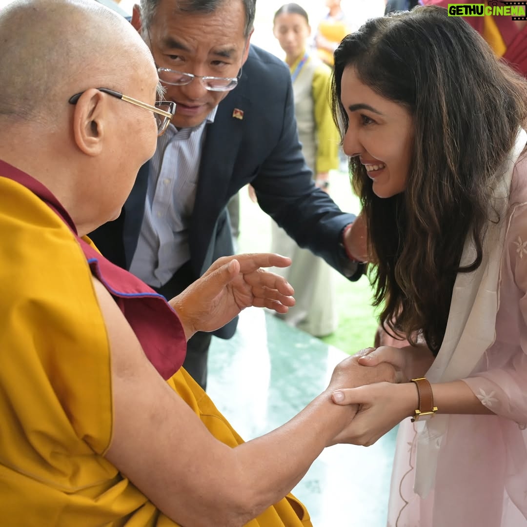 Pooja Chopra - 31.4K Likes - I once watched ‘Seven Years in Tibet’ and whispered a wish.. to one day meet His Holiness the Dalai Lama.
Years passed, And a wish once whispered found its way to me… today! 

Today, I met His Holiness the Dalai Lama.

With trembling hands and a full heart, I received something otherworldly.. Unable to put in words how i feel but it’s 
A moment I will carry with me forever… 
Thank you so much @nyimarinchen5 & @druks_7 for making this happen 💛 
 #grateful #hisholinessthedalailama #gratitude #blessings