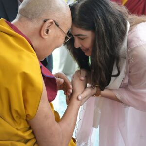 Pooja Chopra Instagram - I once watched ‘Seven Years in Tibet’ and whispered a wish.. to one day meet His Holiness the Dalai Lama.
Years passed, And a wish once whispered found its way to me… today! 

Today, I met His Holiness the Dalai Lama.

With trembling hands and a full heart, I received something otherworldly.. Unable to put in words how i feel but it’s 
A moment I will carry with me forever… 
Thank you so much @nyimarinchen5 & @druks_7 for making this happen 💛 
 #grateful #hisholinessthedalailama #gratitude #blessings