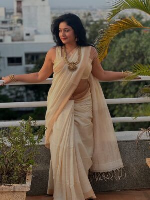 Poonam Bajwa Instagram - Onam Ashamsakal! May the festival of Onam fill your life with positivity and New beginnins!

Happy Onam to all my beautiful souls from Gods own country !

@nishamakeoversofficial