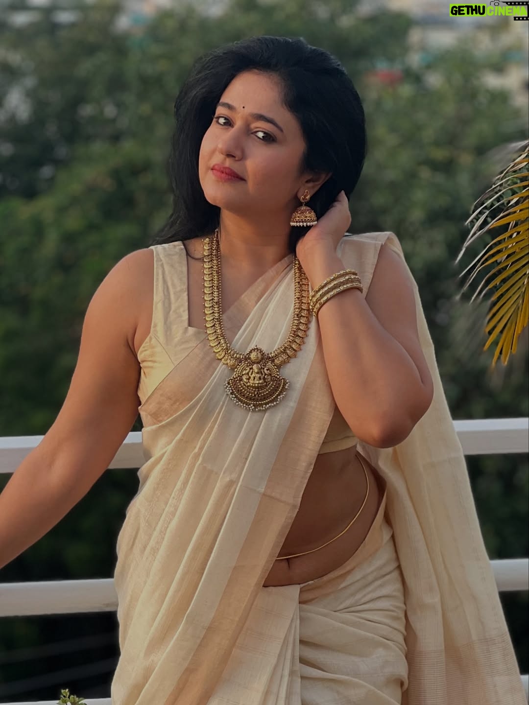 Poonam Bajwa - 231.3K Likes - Onam Ashamsakal! May the festival of Onam fill your life with positivity and New beginnins!

Happy Onam to all my beautiful souls from Gods own country !

@nishamakeoversofficial