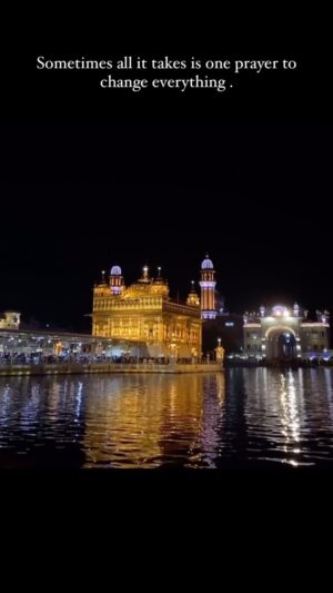 Poonam Chaubey Instagram - #amritsar #goldentemple #blessed