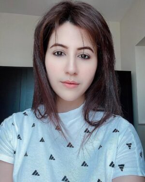 Poonam Chaubey Instagram -