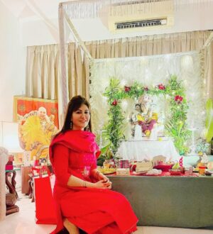Poonam Chaubey Instagram - Be so confident in God’s plan ; That you don’t even get upset anymore , when things don’t go your way !! 💫🙏🏻✨