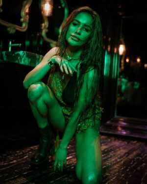 Poonam Pandey Instagram - Warning : This post may cause spontaneous combustion.⚠️
Don’t say I did’nt warn you.🔥

Stylist & Team : @suriitak @vidhiagarwal._ @rohinigoyal28 MUA @mukeshpatil
Hair @sunny_hairr
Accessories : @perle__jewels
Location : @shilohmumbai 

#blazinghot #burningup #newme