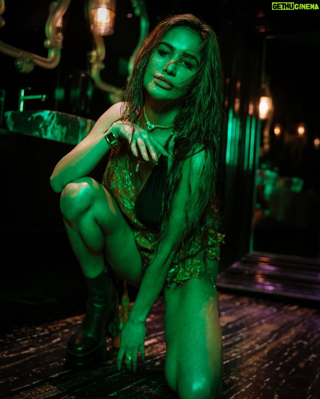 Poonam Pandey - 204.5K Likes - Warning : This post may cause spontaneous combustion.⚠️
Don’t say I did’nt warn you.🔥

Stylist & Team : @suriitak @vidhiagarwal._ @rohinigoyal28 MUA @mukeshpatil
Hair @sunny_hairr
Accessories : @perle__jewels
Location : @shilohmumbai 

#blazinghot #burningup #newme