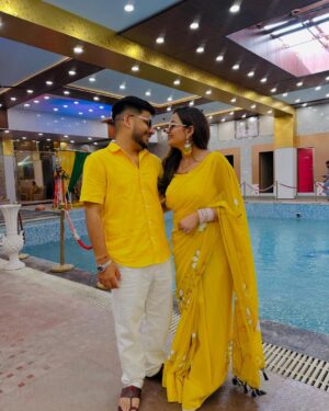 Poonam Raheja Instagram - 🔆🏵️🌻🌼🍂💛🔅 

@this_is_sumesh 

#supu #thisissumesh #punurahejaofficial #love #foruyou #couple