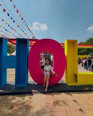 Poonam Raheja Instagram - All about Yesterday ❤️💚🩵💜🩷 

🌈 Holi 2025 😍🙌🏻 

#holi #holivibes #holifestivalofcolours #holidayparty #holicelebration #holifest #holidaymemories #holi2025
