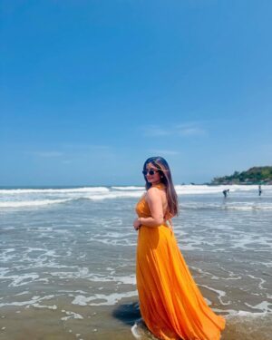Poonam Raheja Instagram - 🌻 Me???? 
🌻 obsessed??????
🌻 with My Man ???????
 
ABSOLUTELY 🥰

#supu #love #forever #madeforeachother❤️ #mylife #happyplace #goabeach #goa