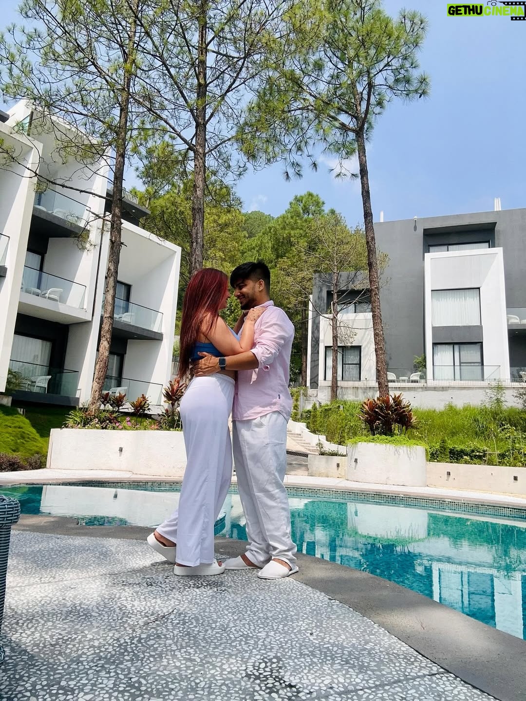 Poonam Raheja - 16.1K Likes - 🩵🤍Peaceful places, beautiful faces & a perfect day 🧸🌷

#perfect #bestlocation #birthdayapentwell #wetime #love #laughter #smile #couple #goals 🌸