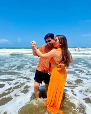 Poonam Raheja Instagram - 🌻 Me???? 
🌻 obsessed??????
🌻 with My Man ???????
 
ABSOLUTELY 🥰

#supu #love #forever #madeforeachother❤️ #mylife #happyplace #goabeach #goa