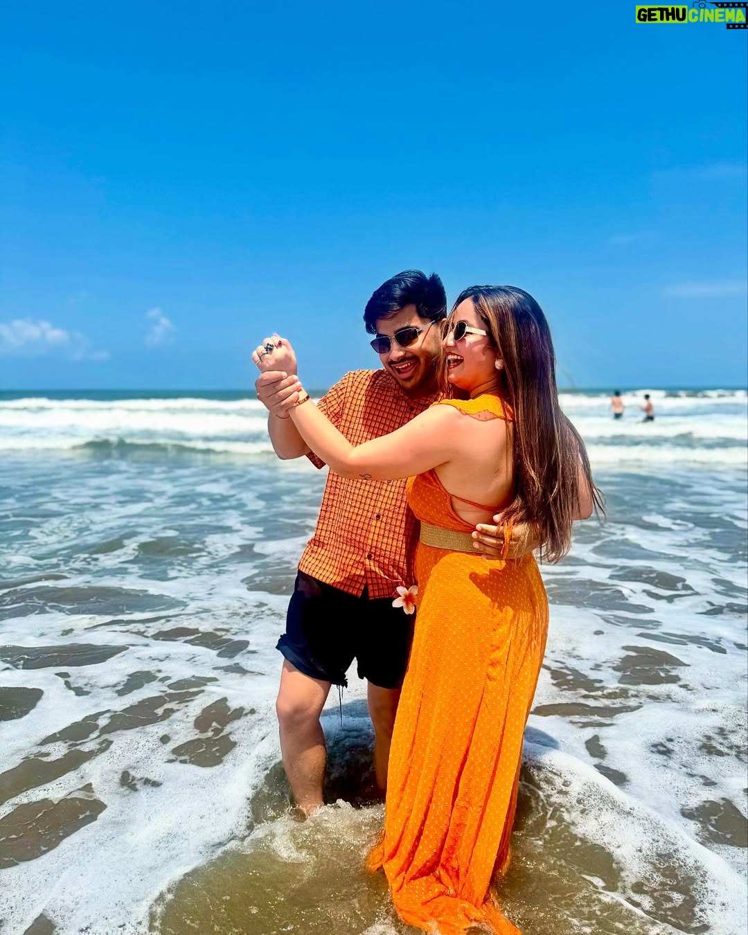 Poonam Raheja - 7.3K Likes - 🌻 Me???? 
🌻 obsessed??????
🌻 with My Man ???????
 
ABSOLUTELY 🥰

#supu #love #forever #madeforeachother❤️ #mylife #happyplace #goabeach #goa