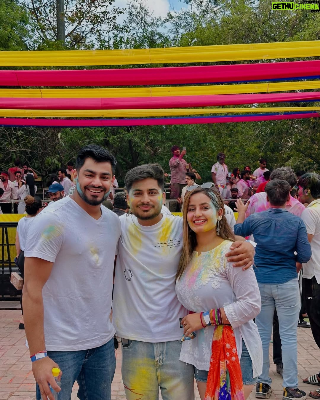Poonam Raheja - 6K Likes - All about Yesterday ❤️💚🩵💜🩷 

🌈 Holi 2025 😍🙌🏻 

#holi #holivibes #holifestivalofcolours #holidayparty #holicelebration #holifest #holidaymemories #holi2025