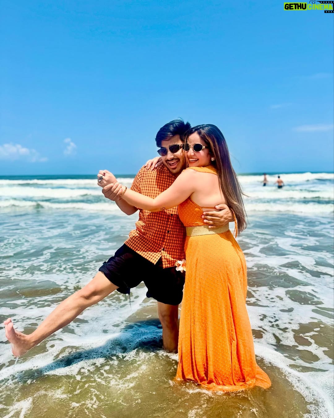 Poonam Raheja - 7.3K Likes - 🌻 Me???? 
🌻 obsessed??????
🌻 with My Man ???????
 
ABSOLUTELY 🥰

#supu #love #forever #madeforeachother❤️ #mylife #happyplace #goabeach #goa